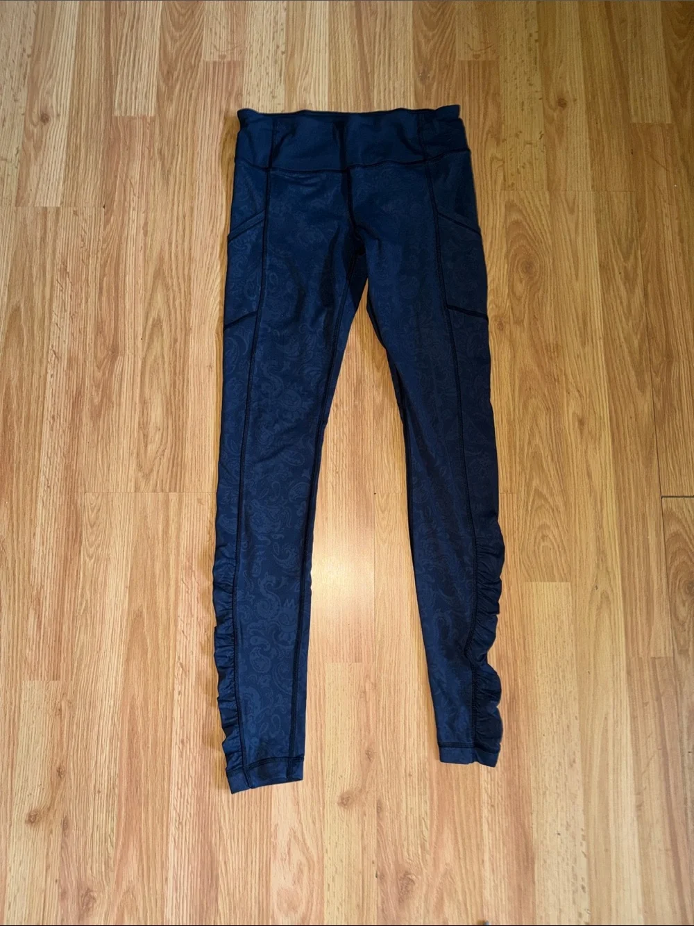 Lululemon Speed Tight Size 4 Paisley Emboss Inkwell